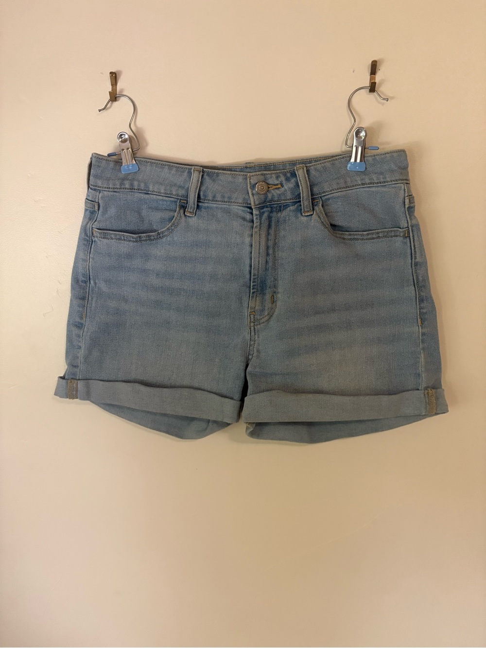 Old Navy Light Wash Mom Jeans High-Rise Wow Denim Shorts Size 8
